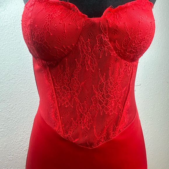 Strapless Flounced Maxi Dress Elegant Red - Picture 8 of 17